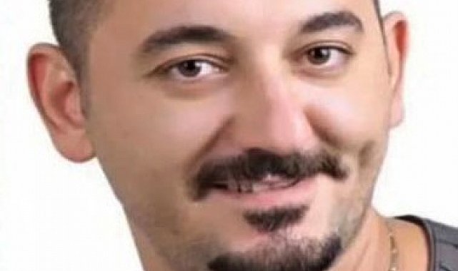 Aydınlatma direğine çarpan motosikletteki iki arkadaş hayatını kaybetti