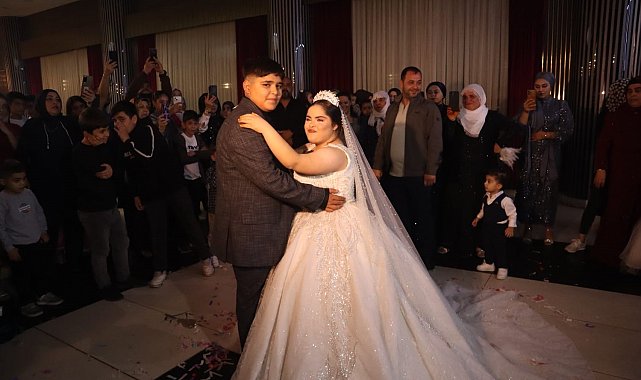 Babası vasiyet etti, down sendromlu gencin gelinlik hayali gerçek oldu