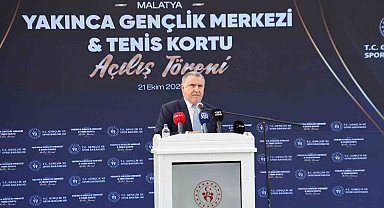 Bakan Bak: "Gençler için yatırımlarımıza devam edeceğiz"