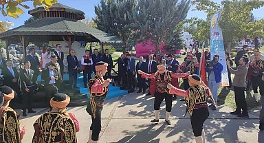 Bakan Tekin ve Bakan Yumaklı, 'Tarımın Yıldızları Çocuk Şenliği'nde bir araya geldi