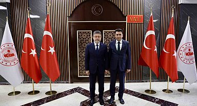 Bakan Yumaklı: "Türkiye kovan varlığında 3'üncü, bal üretiminde de Çin'den sonra 2'inci sırada"