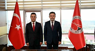 Bakan Yumaklı, Rektör Topal'dan çalışmalarla ilgili bilgi aldı