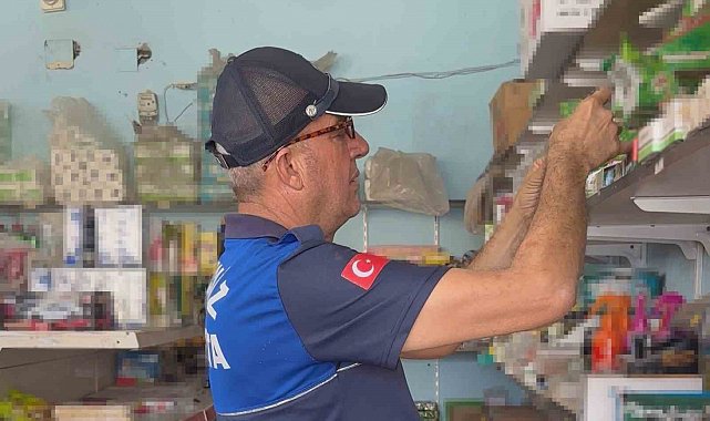 Bakkalda 2022 yılına ait gıda ürünleri bulundu