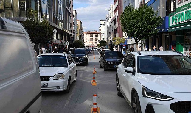 Balıkesir'de çift sıra park sorununa çözüm