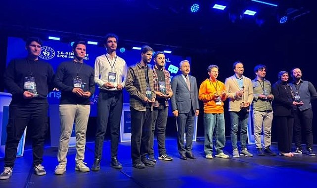 Balıkesirli gençler bilgi yarışmasında Türkiye birincisi