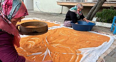 Balıkesirli kadınlar imece usulüyle kışa hazırlanıyor