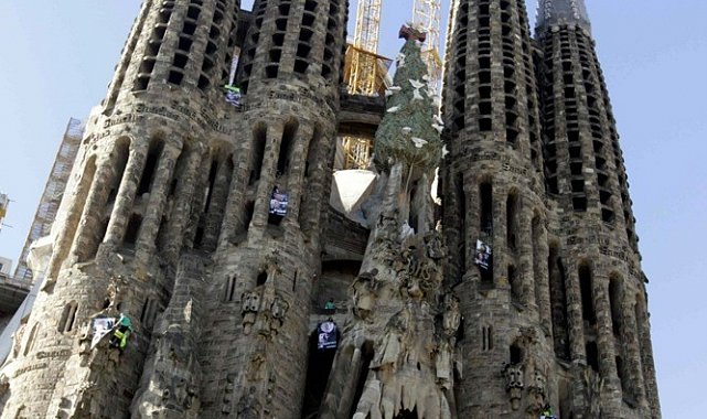 Barselona'daki La Sagrada Familia, dünyanın en uzun kilisesi unvanını aldı