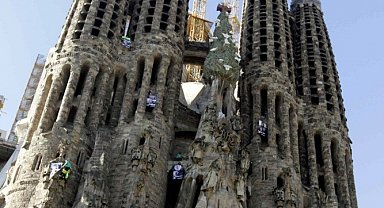 Barselona'daki La Sagrada Familia, dünyanın en uzun kilisesi unvanını aldı