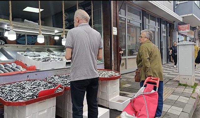 Bartın'da azalan hamsinin fiyatı arttı