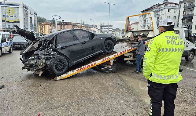 Bartın'da feci kaza: 1 ölü, 2 yaralı