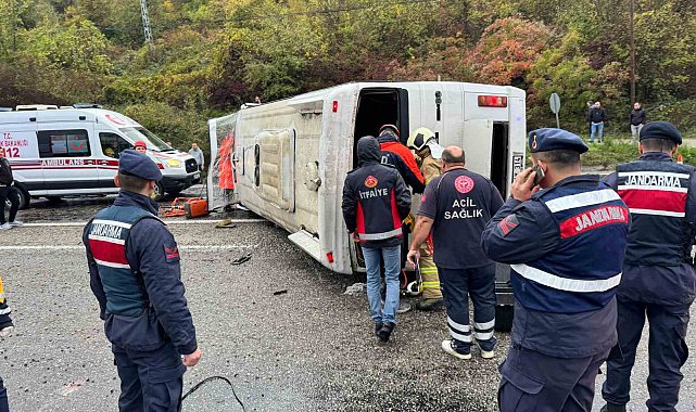 Bartın'da işçi servisi devrildi: 1 ölü, 19 yaralı