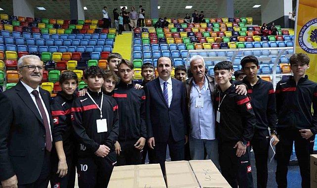 Başkan Altay: "2025'te amatör spor kulüplerimize 144 milyon lira ayni ve nakdi destekte bulunduk"