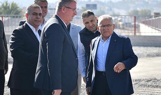 Başkan Büyükkılıç'tan 29 Ekim'de açılması planlanan kavşağa yakın takip