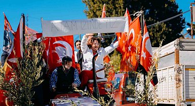 Başkan Gençay, Akköy Cumhuriyet Konvoyu'na katıldı
