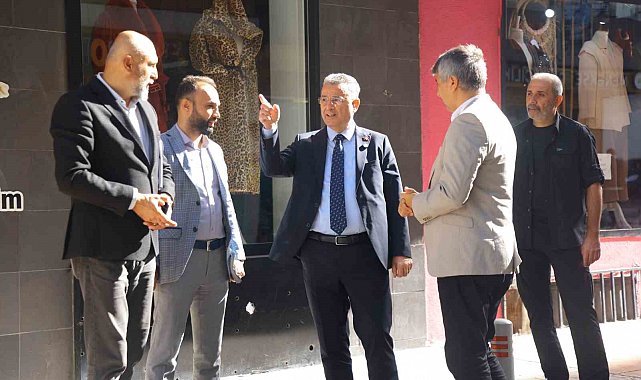 Başkan Kurnaz: "Gazi Caddesi daha modern ve daha aydınlık bir görünüme kavuşacak"