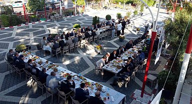 Başkan Özel, muhtarlarla kahvaltıda bir araya geldi