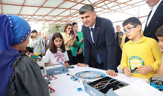 Başkan Vekili Şener, 'CodeWeek Kodlama Şenliği'nde öğrencilerle buluştu