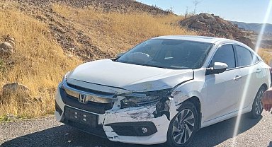 Batman'da pikap ile otomobil kafa kafaya çarpıştı
