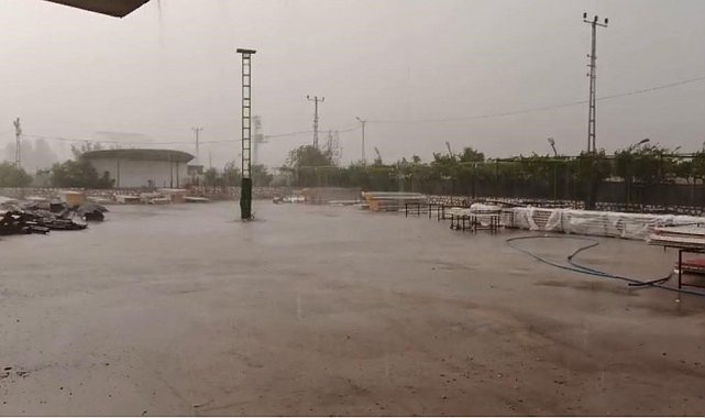 Batman'da şiddetli yağış taşkınlara neden oldu