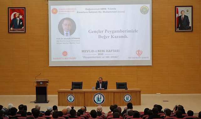Bayburt'ta 'Gençler Peygamberimizle Değer Kazandı' konulu konferans düzenledi