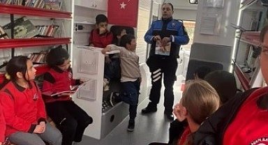 Bayburt'ta 'Gezici Kütüphane' köy köy geziyor