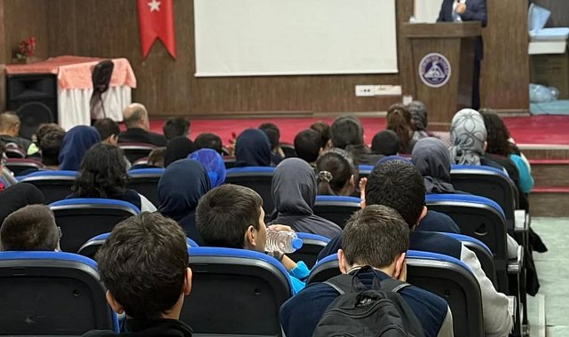 Bayburt'ta 'Peygamberimiz ve Aile ahlakı' konulu konferans düzenlendi