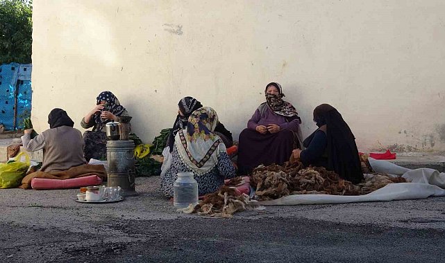 Bayburtlu kadınların komşuluk dayanışması: Kışlık hazırlıklar hep bir elden imece usulüyle yapıldı