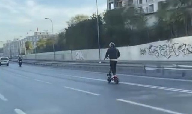 Bayrampaşa'da elektrikli scooter'la tehlikeli yolculuk kamerada