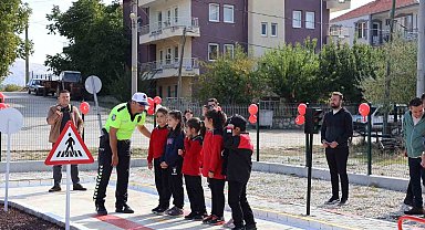 Bekilli'de çocuklar için Türkiye'ye örnek bir trafik eğitim parkı açıldı
