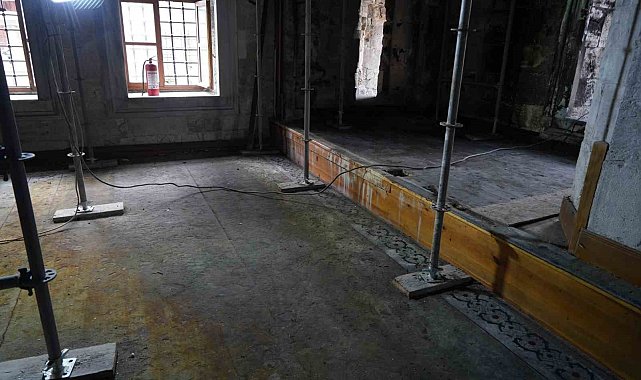 Beyoğlu'nda 439 yıllık Molla Çelebi Camii'ndeki yangın sonrası restorasyon çalışmalarına başlandı