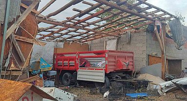 Beypazarı'nda fırtına çatıları uçurdu