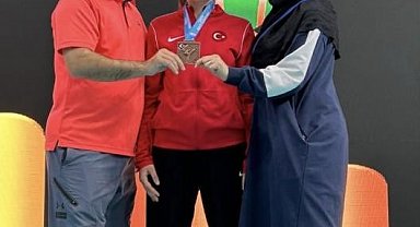 Bilecikli Karateci Sena Akman Türkiye üçüncüsü oldu