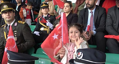 Bingöl'de Cumhuriyet Bayramı coşkuyla kutlandı
