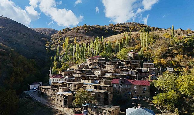 Bitlis'in tarihi taş evlerinde sonbahar güzelliği
