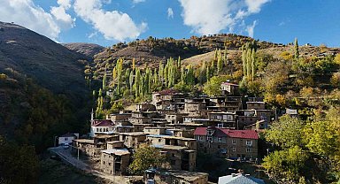 Bitlis'in tarihi taş evlerinde sonbahar güzelliği