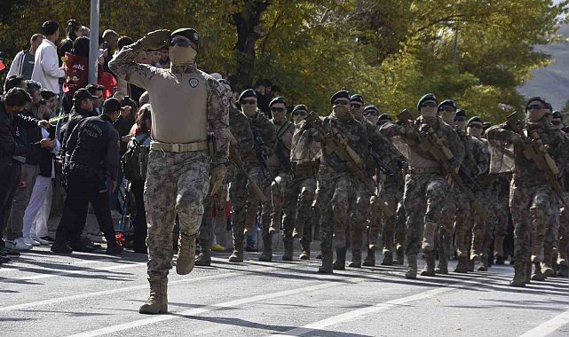 Bitlis'te Cumhuriyet Bayramı coşkusu