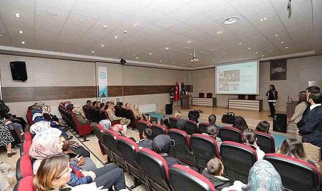 Bitlis'te "En İyi Narkotik Polisi Anne" semineri düzenlendi