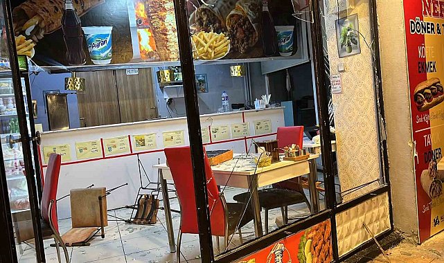 Bolu'da dönerciye sopalı ve yumruklu saldırı anları görüntülendi