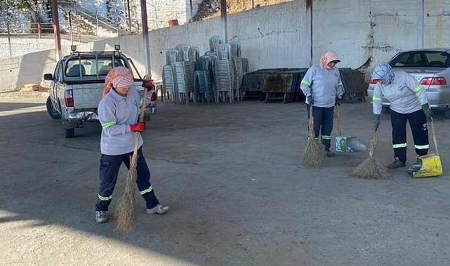 Bozdoğan Belediyesi ekiplerinden cemiyet sonrası temizlik mesaisi