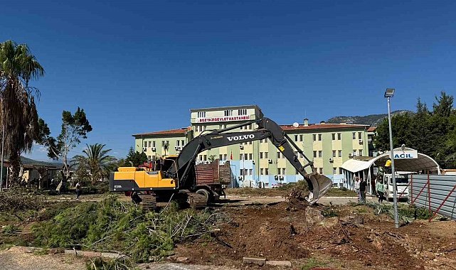 Bozyazı Devlet Hastanesi ek hizmet binası için ilk kazma vuruldu