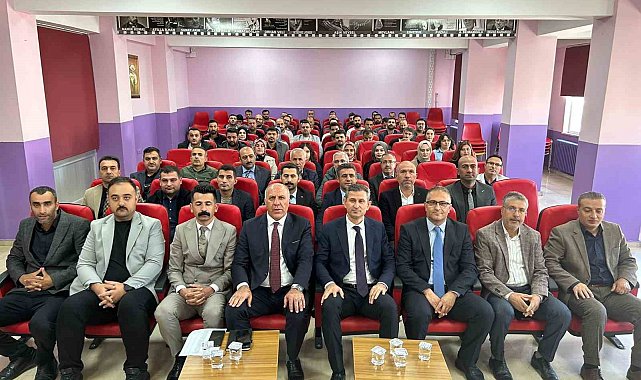 Bulanık'ta okul müdürleri istişare toplantısında bir araya geldi