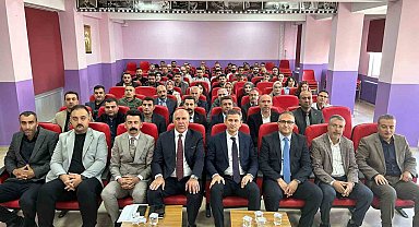 Bulanık'ta okul müdürleri istişare toplantısında bir araya geldi