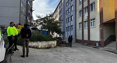 Bunalıma giren genç beşinci kattan atladı