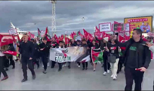 Burgaz Gençlik Derneği'nden Filistin'e destek yürüyüşü