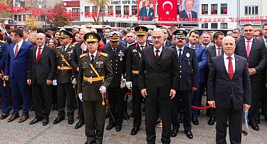 Bursa Valisi Ayyıldız: "Cumhuriyetin 102. kuruluş yıl dönümünü coşku ve gururla yaşıyoruz"