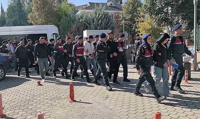 Bursa'da bir kişinin ölümüne 2 kişinin yaralanmasına neden olayda 10 kişi adliyeye sevk edildi