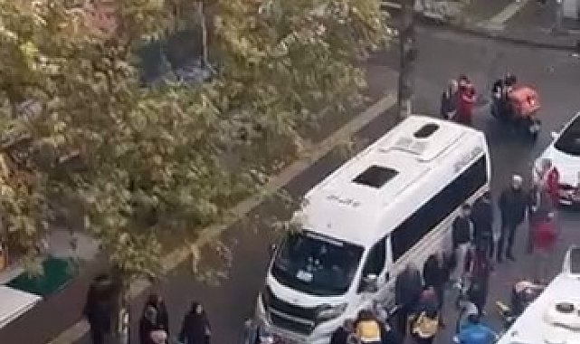 Bursa'da kaygan yolda dengesini kaybeden kurye düştü