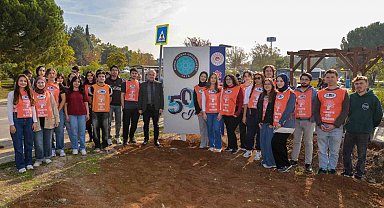 BUÜ'nün '50. Yıl Sokağı' fidanlarla renklendirildi