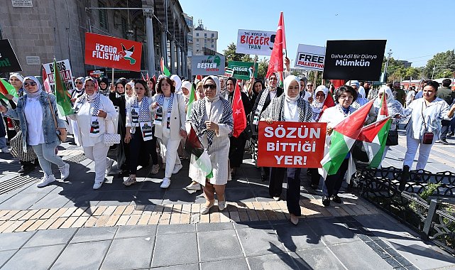 Büyükkılıç, eşi ile birlikte Gazze İçin Sessiz Çığlık Programına katıldı