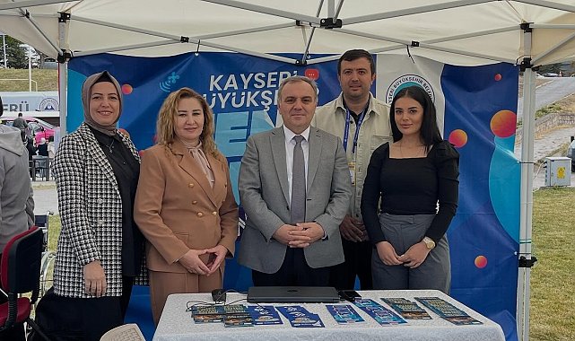 Büyükşehirden Spor Dostu Evim Kampüs Festivali'nde iletişim köprüsü